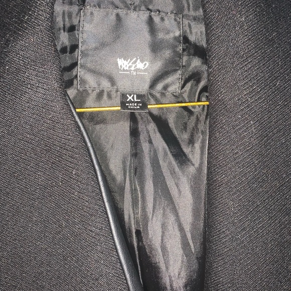 Jacket - Picture 6 of 6